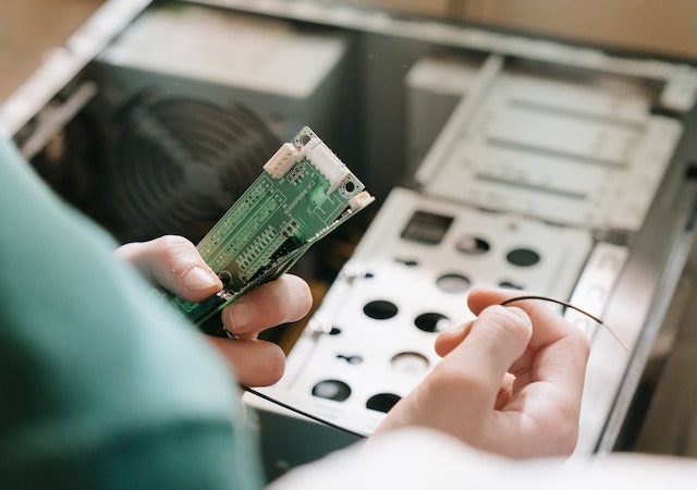 IT Equipment: Repairing over Replacement
